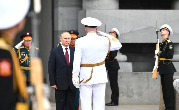 Путин и военные.