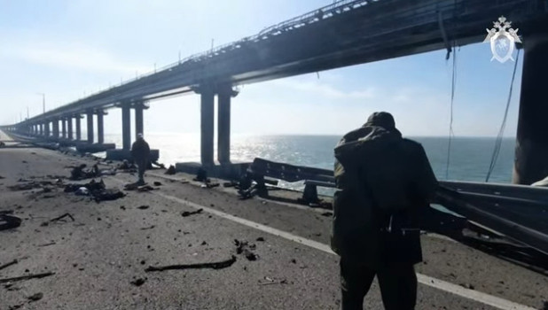 На Крымском мосту после взрыва.