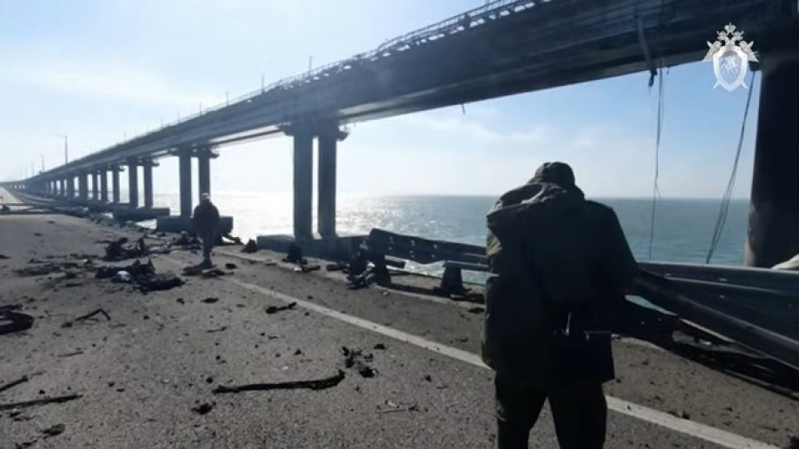 На Крымском мосту после взрыва.