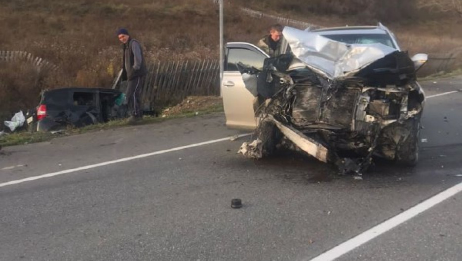Смертельное ДТП произошло на Алтае: автомобили смяло