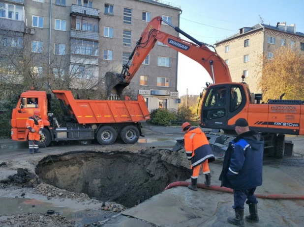 Устранение повреждения на улице Димитрова