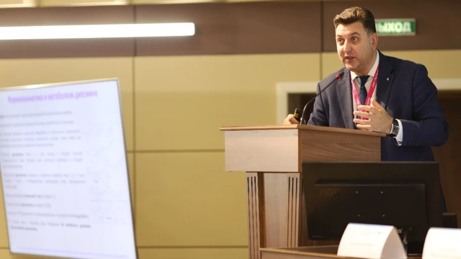 Алексей Петриков.