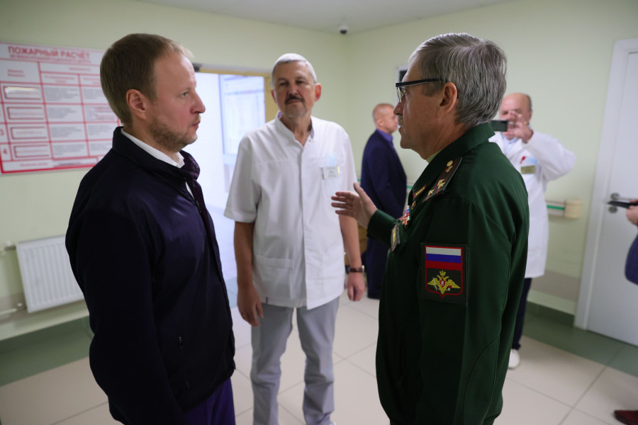 Виктор Томенко посетил подмосковский госпиталь