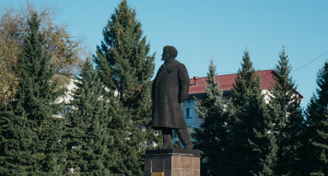 Бийск. Памятник "Ленину в шапке".
