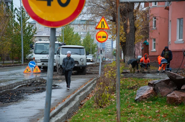 Ремонт дороги и тротуаров на ул. Никитина. 20.10.2022