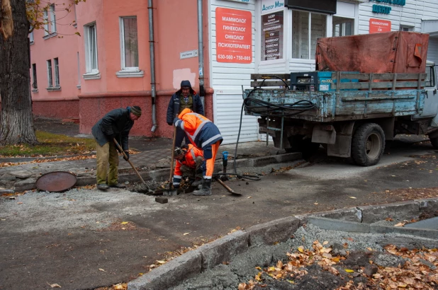 Ремонт дороги и тротуаров на ул. Никитина. 20.10.2022