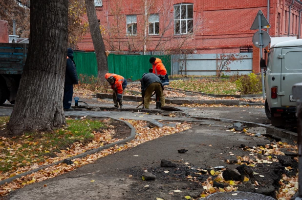 Ремонт дороги и тротуаров на ул. Никитина. 20.10.2022