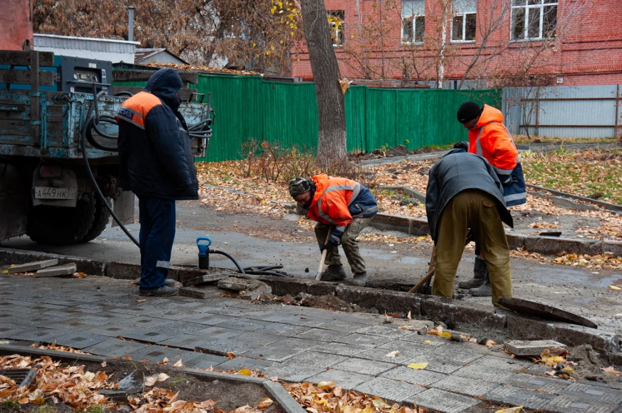 Ремонт дороги и тротуаров на ул. Никитина. 20.10.2022