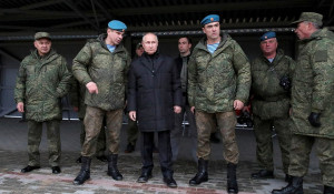 Путин на военном полигоне.