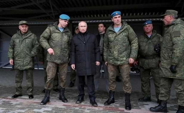 Путин на военном полигоне.