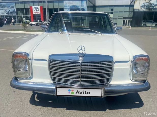 Mercedes-Benz W115, 1974 года выпуска за 2 млн рублей 