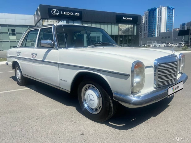 Mercedes-Benz W115, 1974 года выпуска за 2 млн рублей 