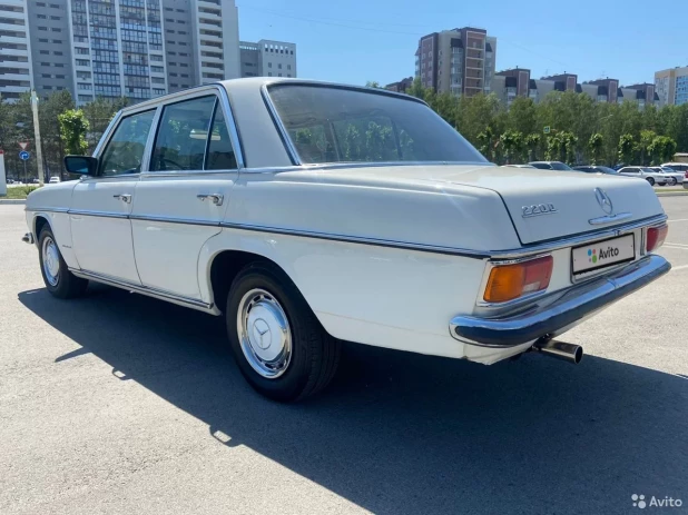 Mercedes-Benz W115, 1974 года выпуска за 2 млн рублей 