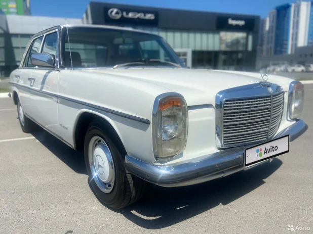 Mercedes-Benz W115, 1974 года выпуска за 2 млн рублей 