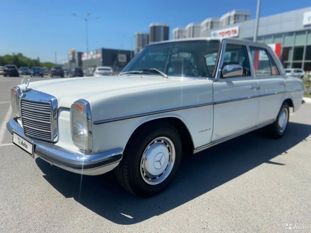 Mercedes-Benz W115, 1974 года выпуска за 2 млн рублей 