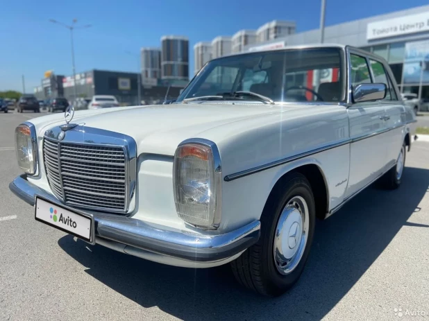 Mercedes-Benz W115, 1974 года выпуска за 2 млн рублей 