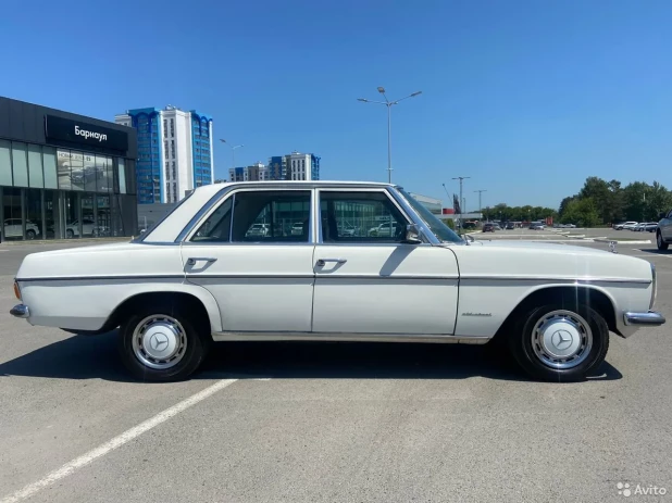 Mercedes-Benz W115, 1974 года выпуска за 2 млн рублей 