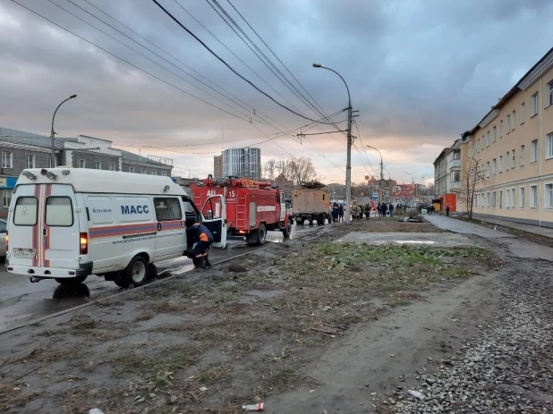 Сорвало крышу общежития в Новосибирске 