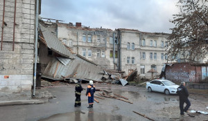 Сорвало крышу общежития в Новосибирске 