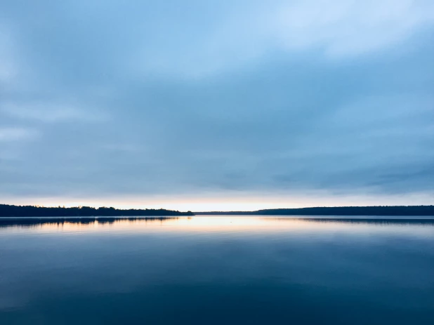 Река, вода, озеро, река в горах, озеро в лесу.