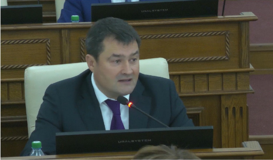 "Сталина на вас нет": депутаты АКЗС в жарких спорах приняли краевой бюджет-2023 в первом чтении