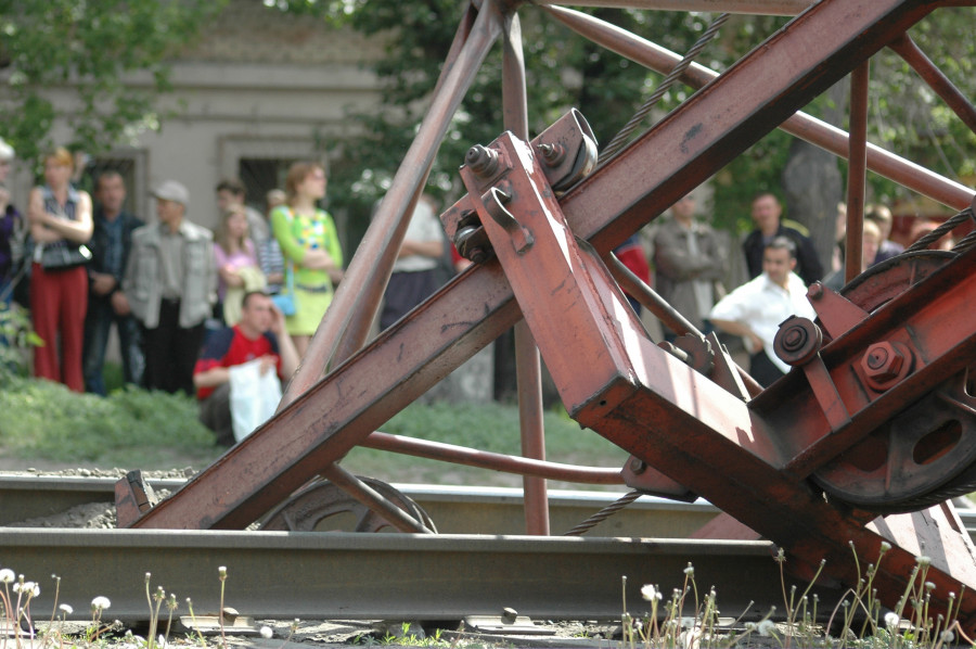 Башенный кран рухнул на пр. Красноармейском в Барнауле. 25.05.2005.