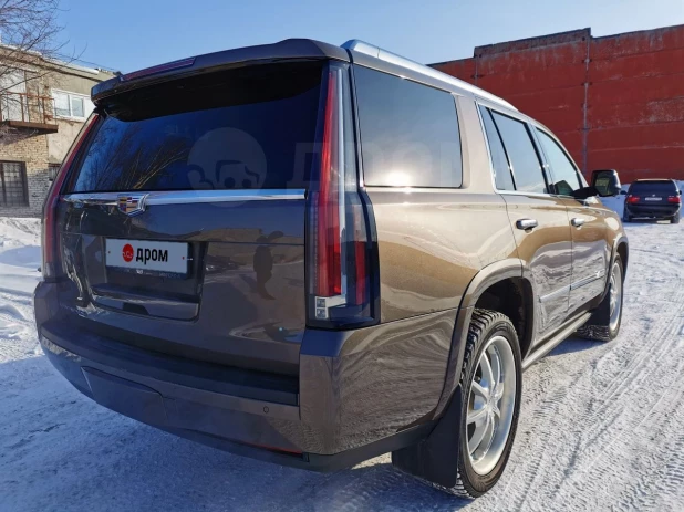 Cadillac Escalade, 2016 года выпуска за 5 млн рублей 