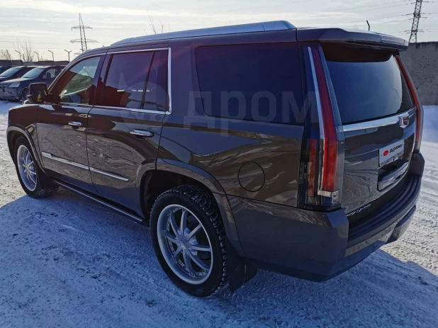 Cadillac Escalade, 2016 года выпуска за 5 млн рублей 