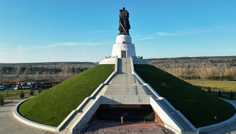 Мемориал Воину-освободителю посвятили героям Сибири и открыли в российском городе