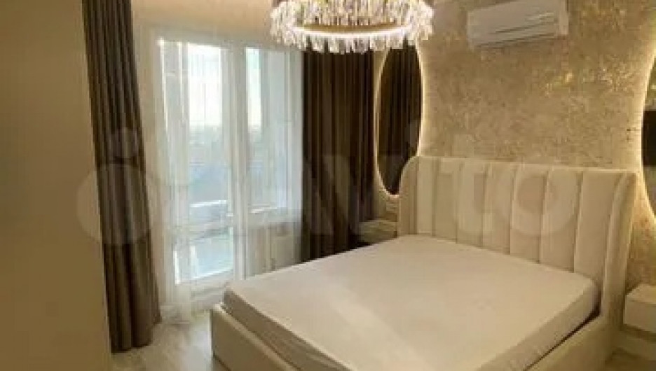 Квартиру с «глазастой» спальней продают в Барнауле за 8,25 млн рублей