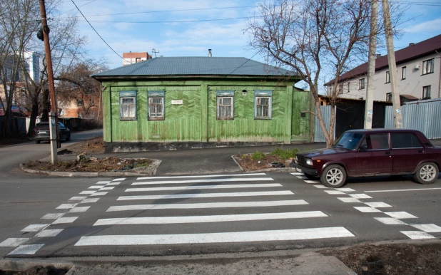 Ремонт дороги и тротуаров на ул. Никитина.