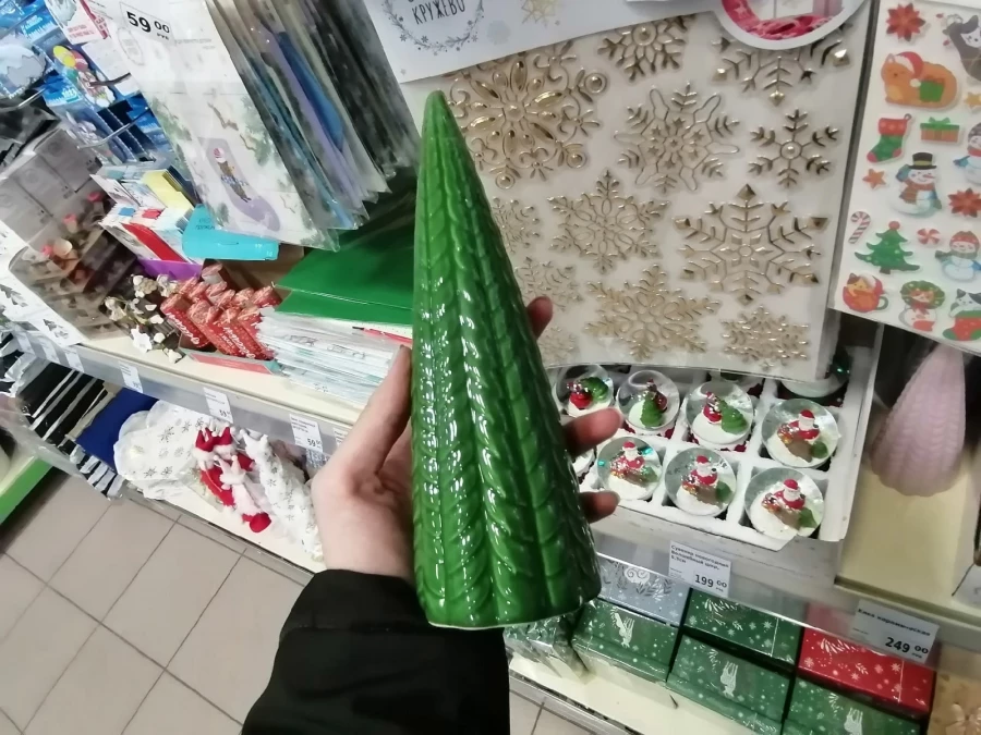 Новогодние игрушки в магазинах Барнаула 
