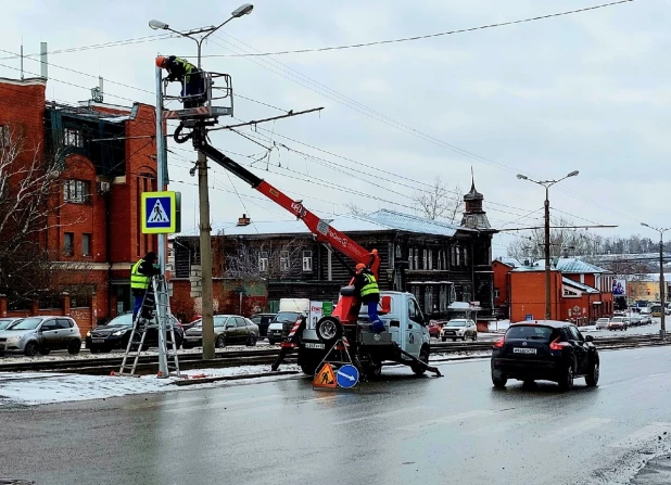 Новые светофоры на пересечении пр. Красноармейского и ул. Никитина. 