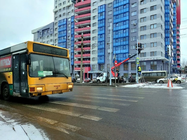 Новые светофоры на пересечении пр. Красноармейского и ул. Никитина. 