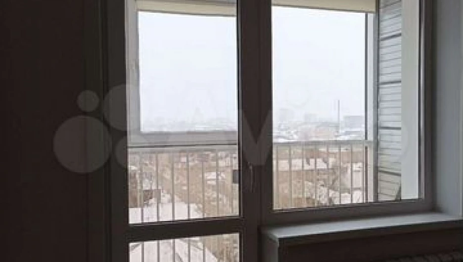 35 квадратов квартиры-студии продают за 4,5 млн рублей в центре Барнаула