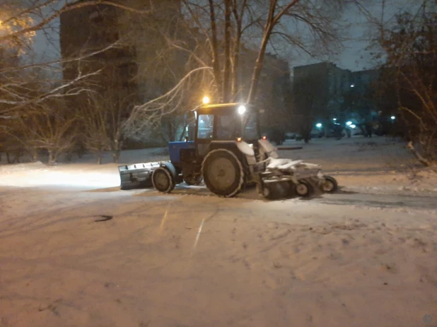 Уборка снега в Барнауле.