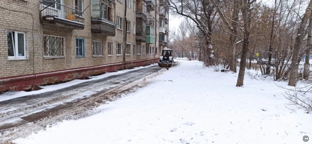 Уборка снега в Барнауле.