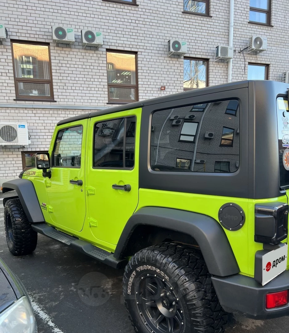 Что за идеальный ярко-зеленый Jeep Wrangler продают за 3,5 млн рублей