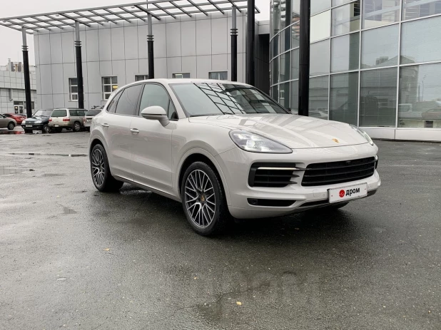 Porsche Cayenne 2021 года выпуска за 9,3 млн рублей