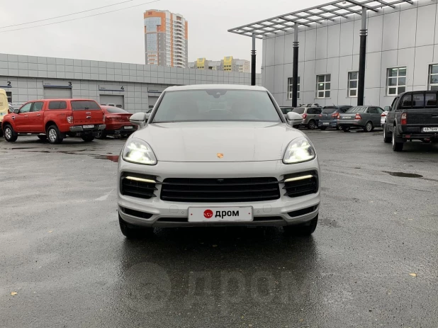 Porsche Cayenne 2021 года выпуска за 9,3 млн рублей