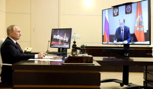 Виктор Томенко и Владимир Путин поговорили по видеосвязи.