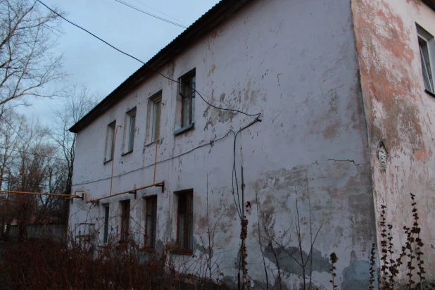 Дома на ул. Петра Сухова в Барнауле.