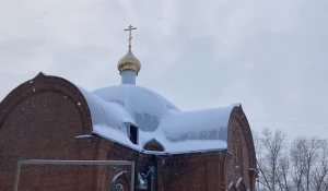 Купол на храме в "Изумрудном" парке. 