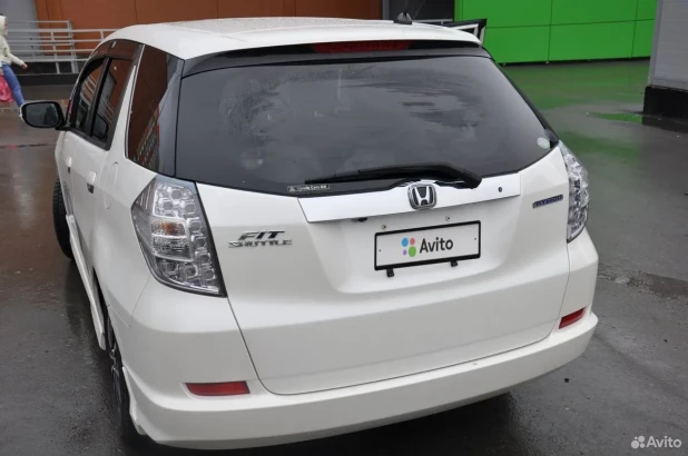 Honda Fit Shuttle, 2011 года выпуска за 825 тыс. рублей 