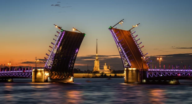 Санкт-Петербург. Разводные мосты, Петропавловская крепость. 