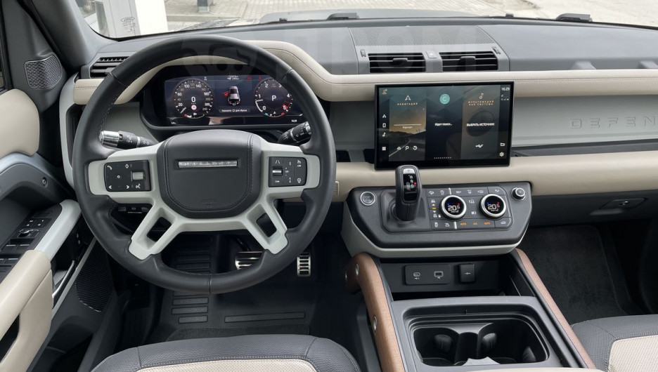 Land Rover Defender 2021 года выпуска за 12,4 млн рублей 