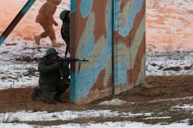 Губернатор Алтайского края встретился с военнослужащими и пообещал новое снаряжение