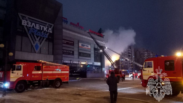Пожар в торговом центре в Красноярске 
