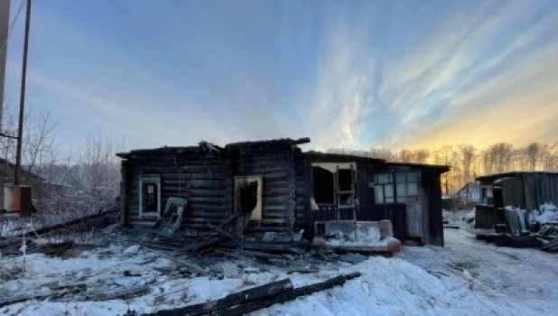 Пожар унес жизнь двоих человек в поселке Ордынский