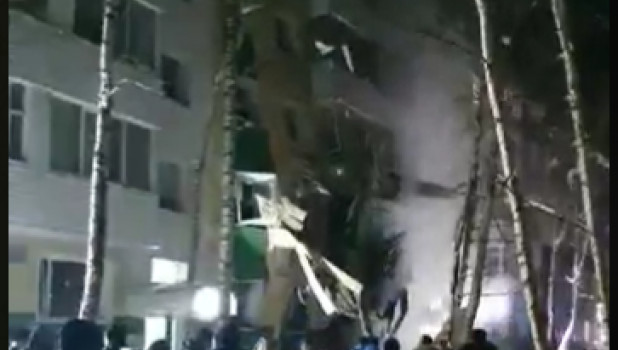 Обрушение двух этажей в пятиэтажном доме в Нижневартовске 